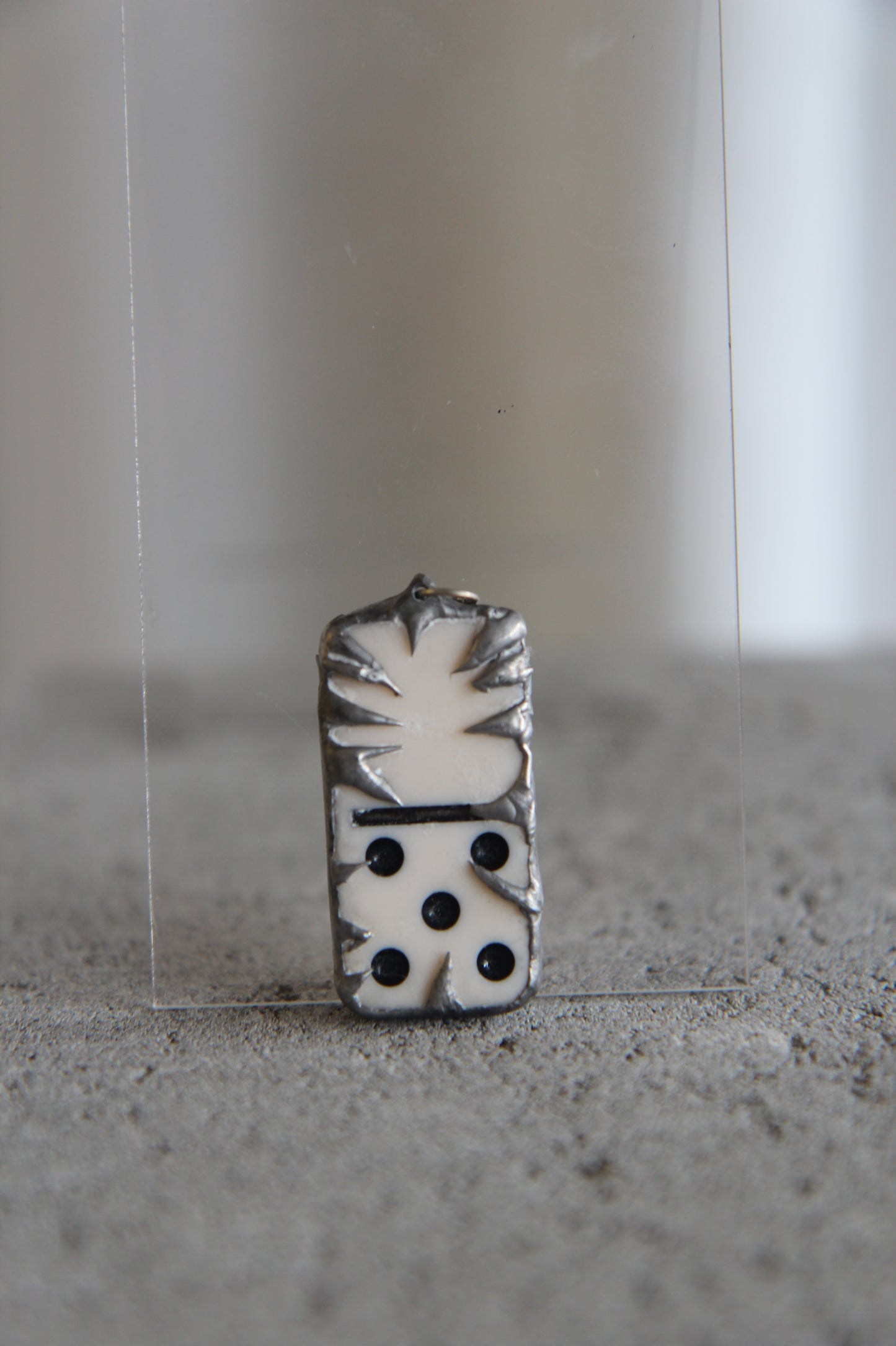Domino Pendant 005