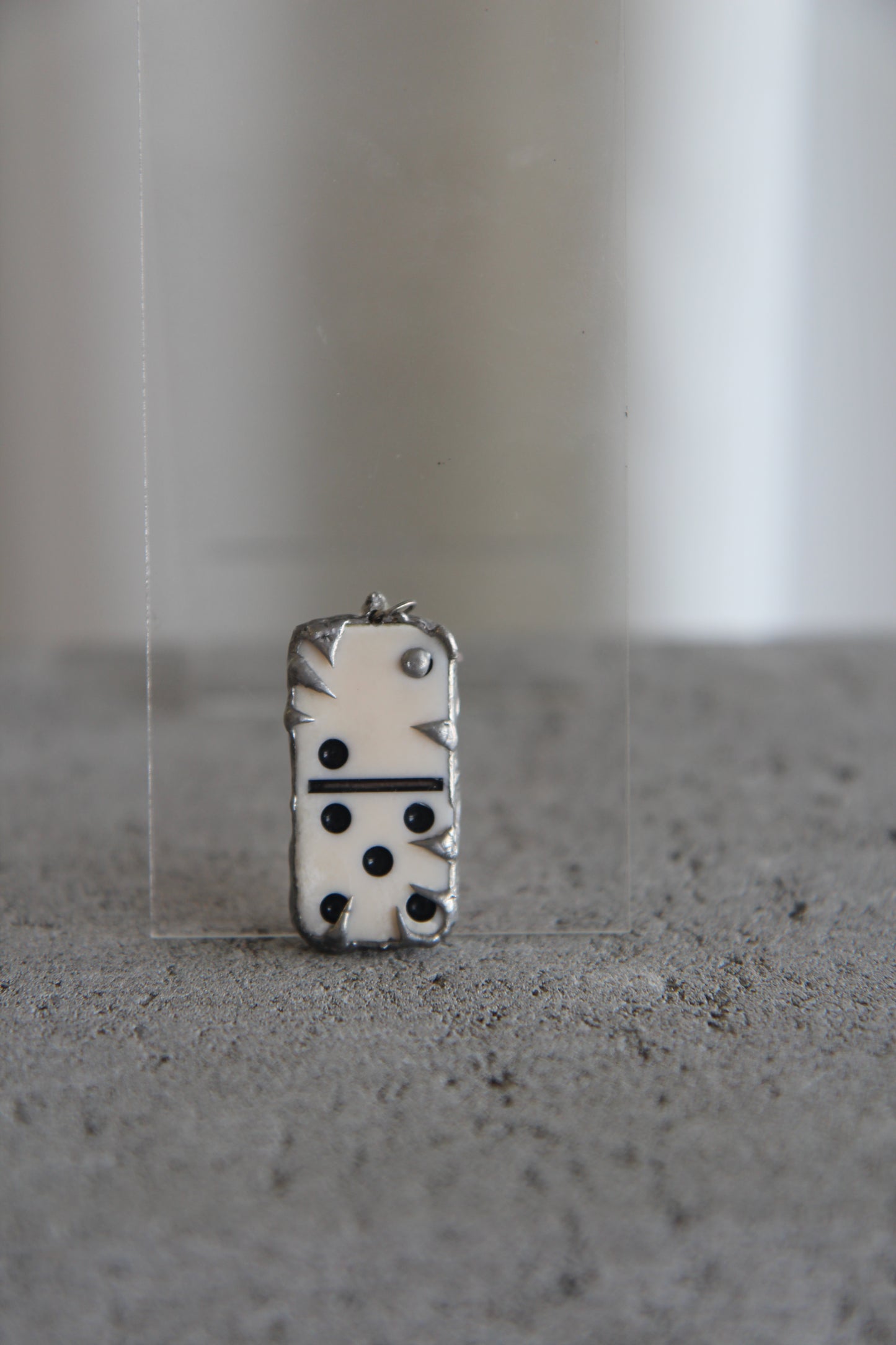 Domino Pendant 007