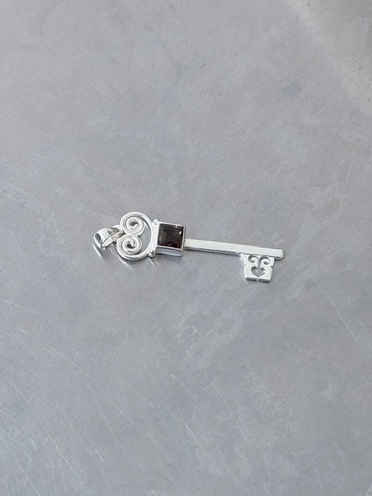 Smokey quartz Lovers key pendant