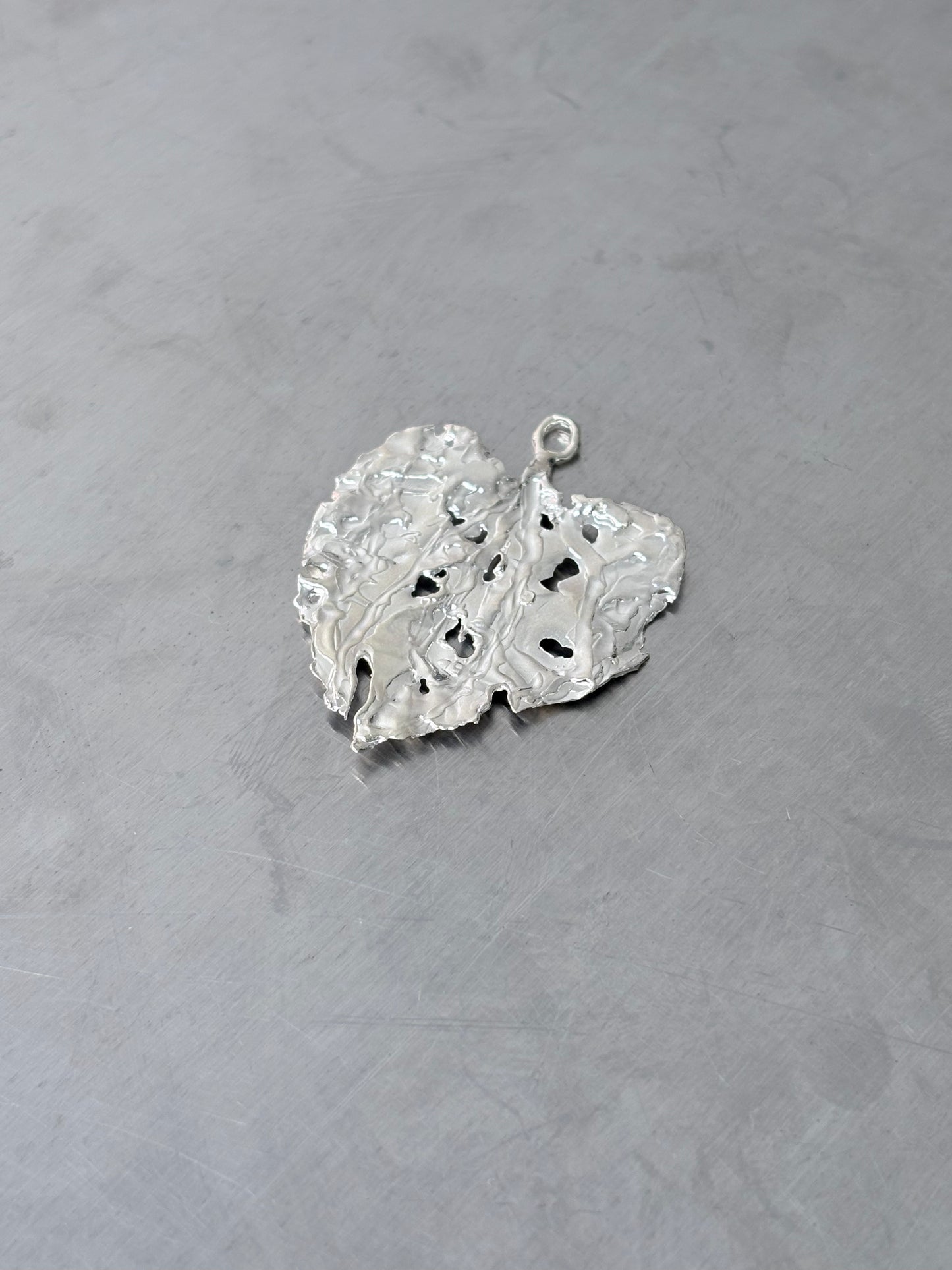 Betel Leaf ((lá trầu)) Charm