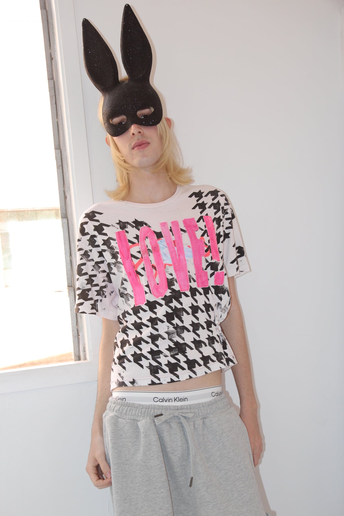 LOVE! Tee B&W